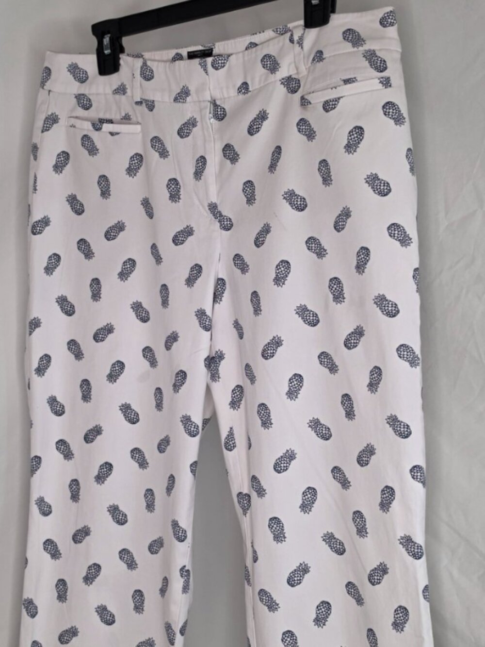 Talbots The Perfect Crop Women’s Size 10 White Navy Pineapple Print Pants